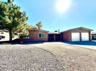 6900 Hildegarde Dr NE, Albuquerque, NM 87109