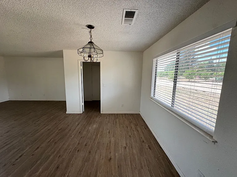 21293 E American Ave — Photo 6