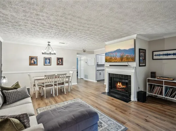 1605 Beaumont Cir, Duluth, GA 30096