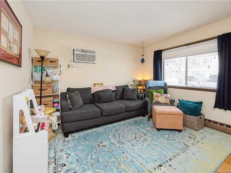 8 Plymouth Ave #B — Photo 3