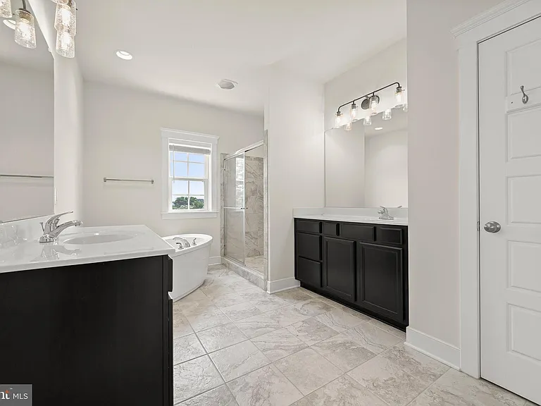 212 Upper Brook Ter — Photo 25