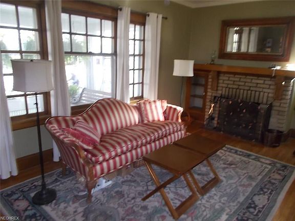 4th image of 1510 Larchmont Ave