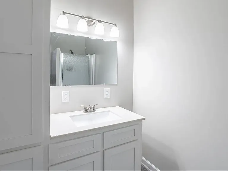 425 Yachting Rd — Photo 3
