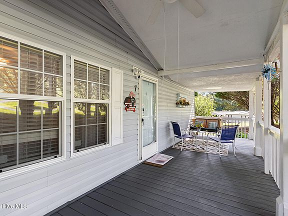 3rd image of 7 Racine Drive