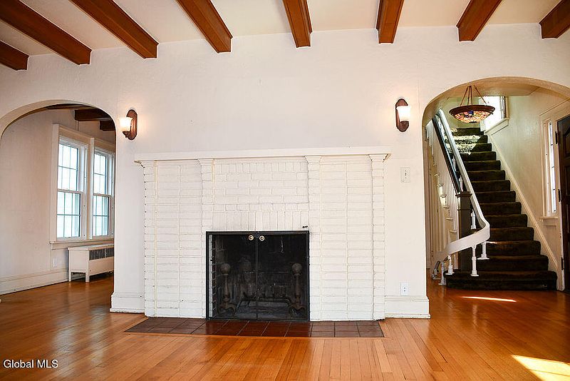 4th image of 18 Fleetwood Avenue