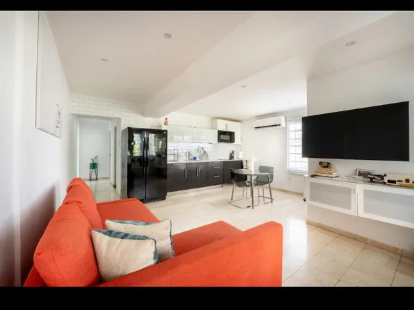 653 Calle Estado, San Juan, PR