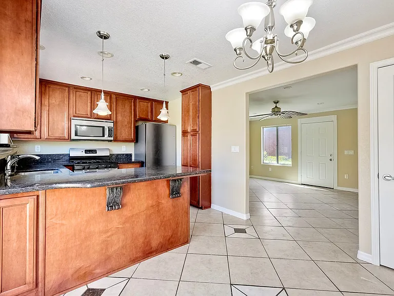 447 S Lincoln Ave — Photo 10