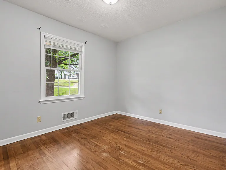 403 Ann St — Photo 9