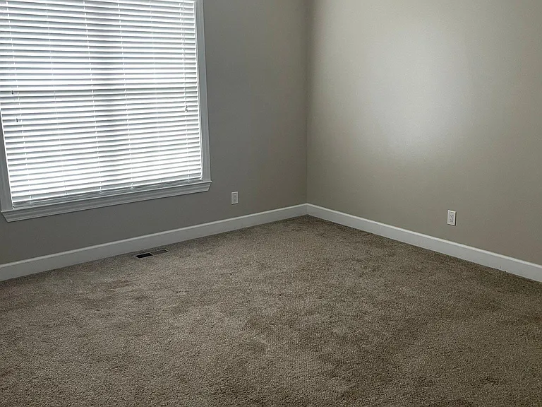 92 Cobblestone Ln — Photo 8