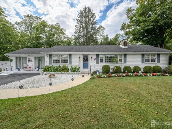 2 Joanne St, West Windsor, NJ 08550