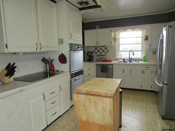 5th image of 107 Royal Dr