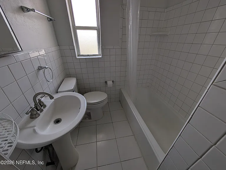 2136 College St #4 — Photo 10