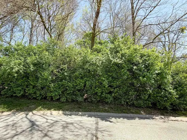 53384 W Stoneridge Dr #18, South Bend, IN 46637
