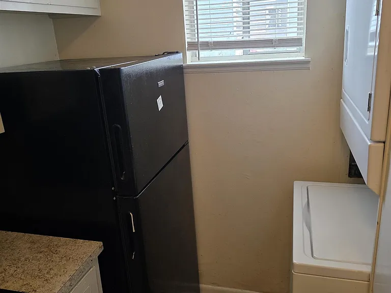 1920 Kavanaugh Blvd #5 — Photo 7