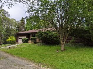 1675 Meadowlane Dr SE, North Canton, OH 44709