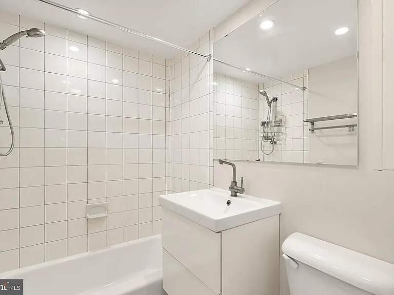 3975 Lyndhurst Dr #103 — Photo 21