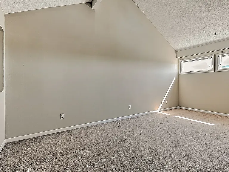 109 Beechnut St #7 — Photo 35