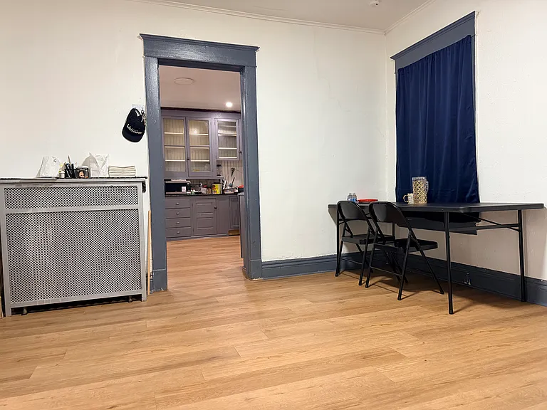 634 E Ferry St #1 — Photo 3