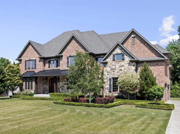 3 Dimenna Dr, Kingsville, ON N9Y 4C7