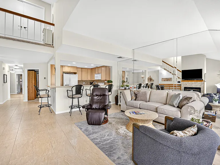 41385 W Woodhaven Dr — Photo 4