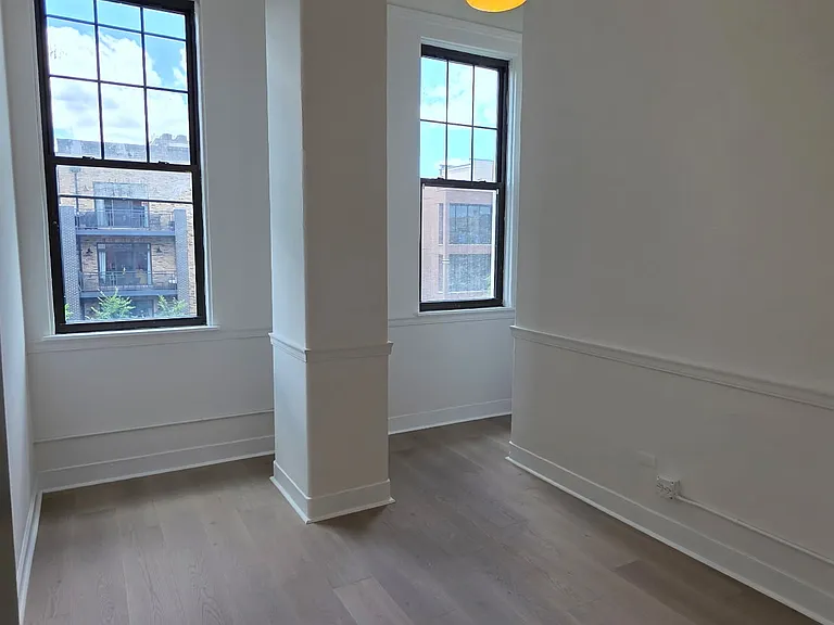 1513 N Western Ave #302 — Photo 6