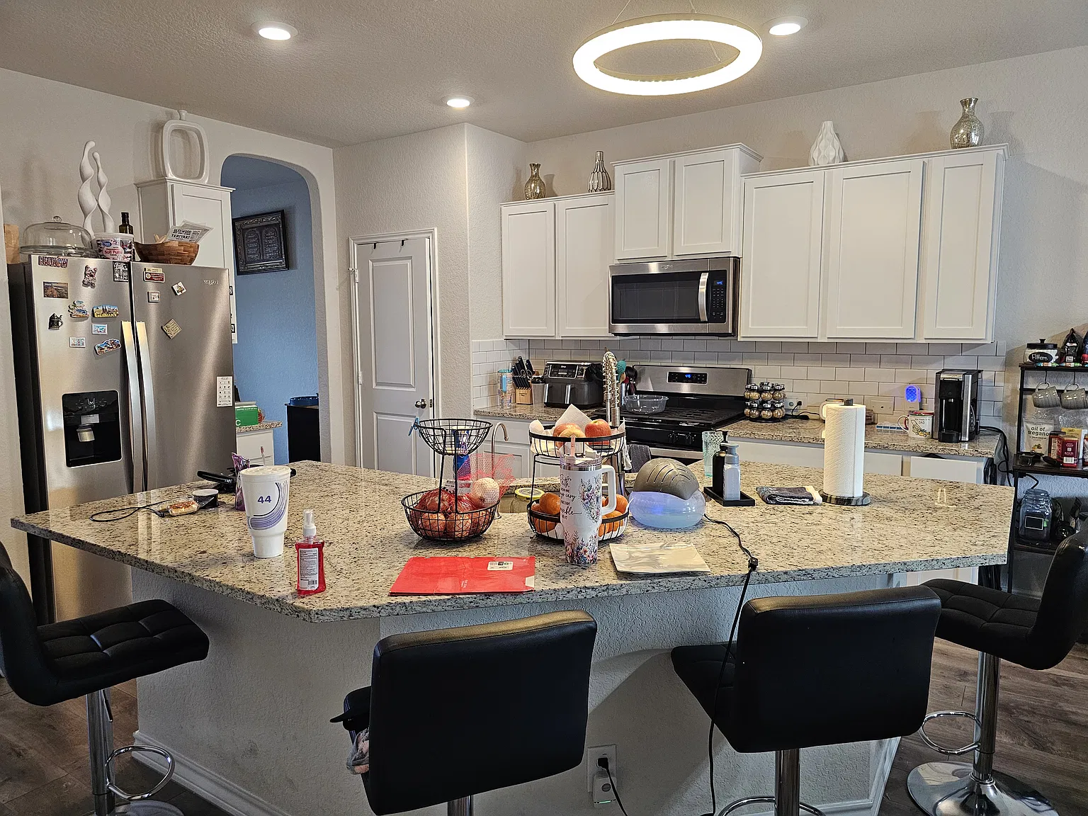 5 bed, 3.5 bath, 2677 sqft, $2,500 — Photo 4