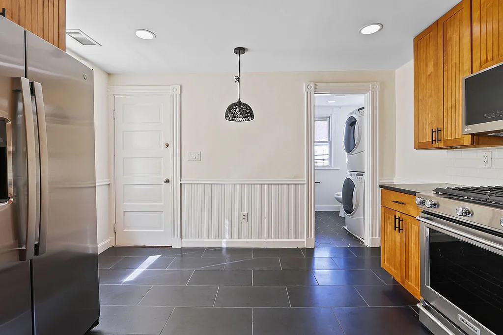 4 bed, 1.5 bath, 1242 sqft, $3,800 — Photo 3