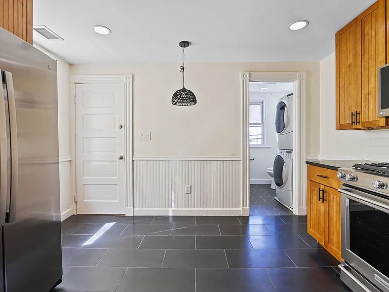 30 Tuttle St #2 — Photo 3