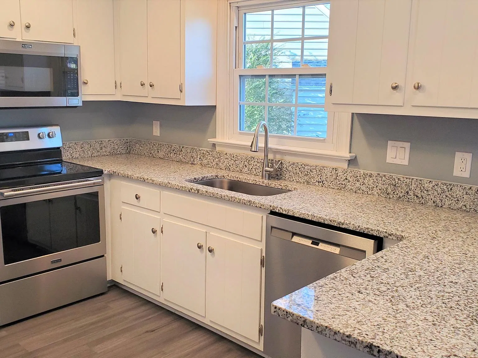 4 bed, 1350 sqft, $2,600 — Photo 3
