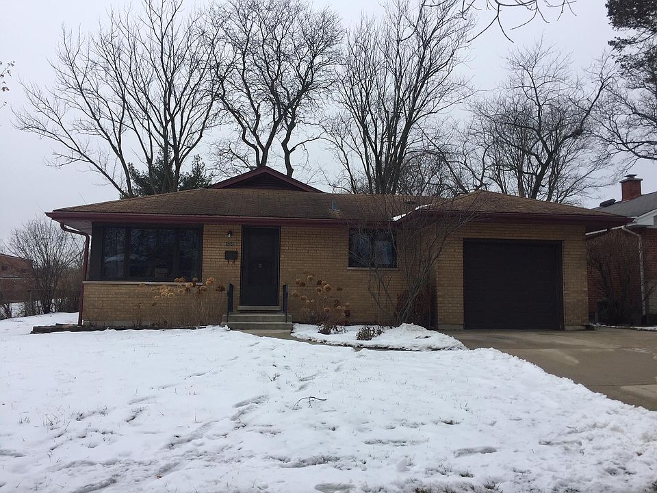 1st image of 634 S Stewart Ave