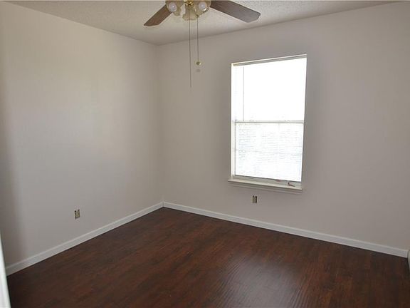 5th image of 1222 Woodcrest Dr