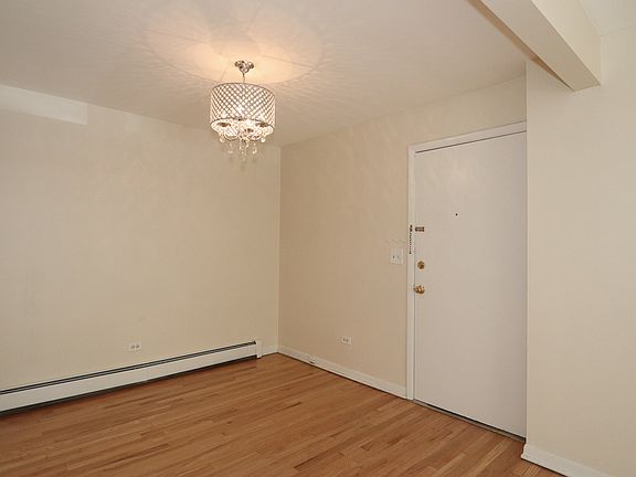 5th image of 301 W Chicago Ave #2SW