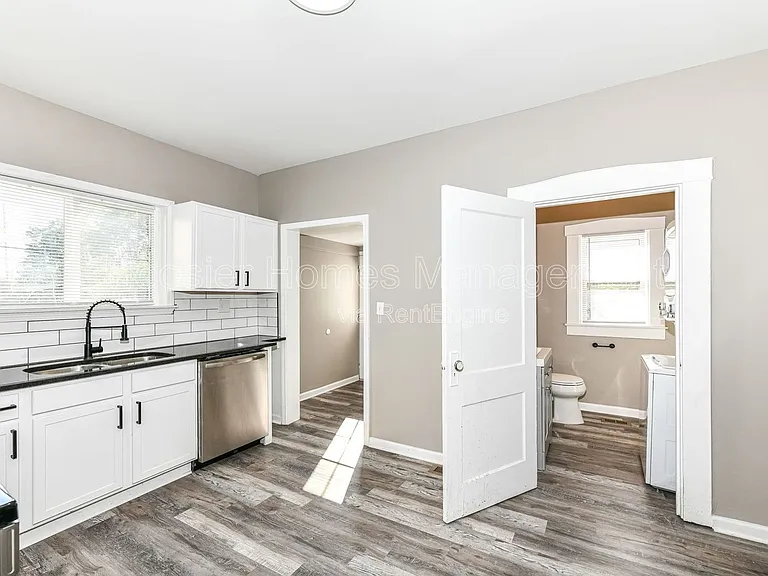 3848 N Capitol Ave — Photo 10
