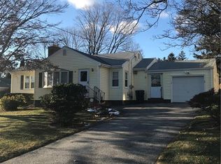 39 Bailey St, Trumbull, CT 06611