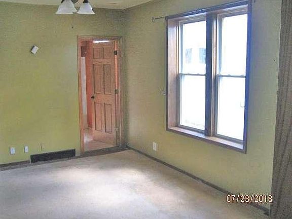 4th image of 1009 Dillingham Ave