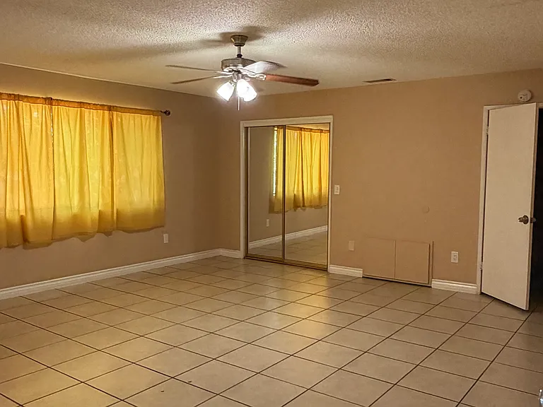 7654 Sterling Ave — Photo 4