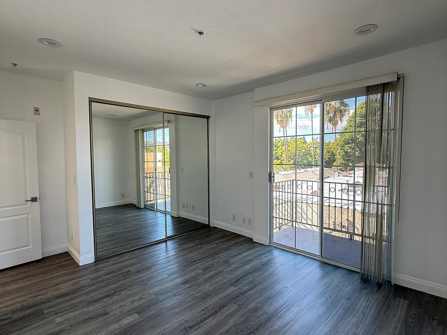 2 bed, 1150 sqft, $3,700 — Photo 2