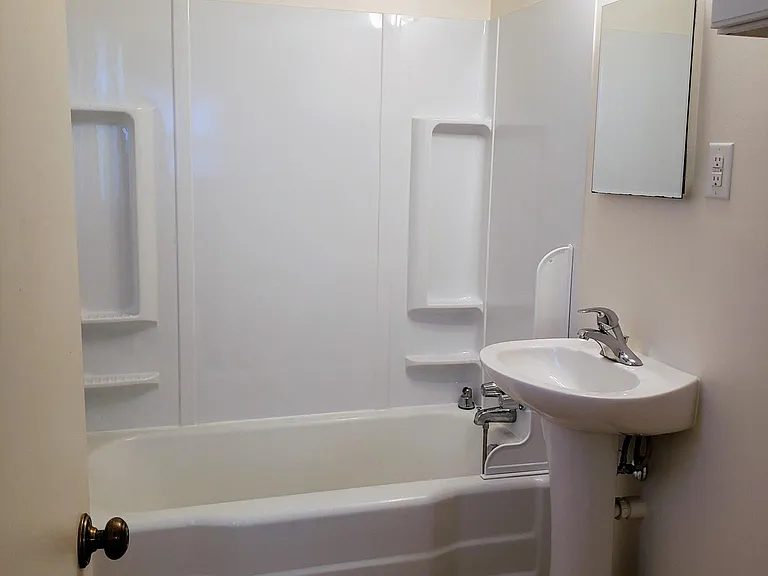 431 S Custer Ave — Photo 5