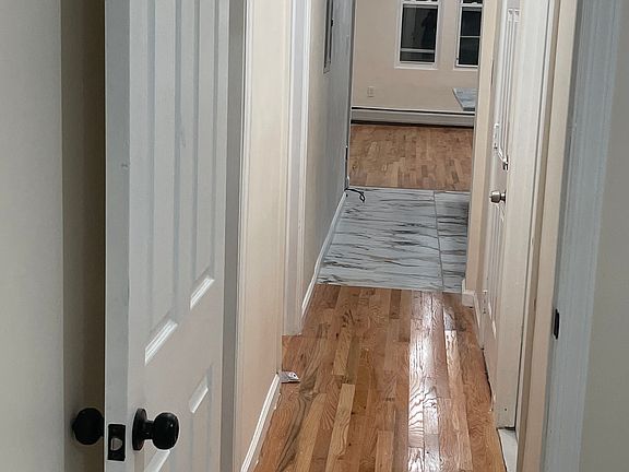 5th image of 289 Virginia Ave Floor 1