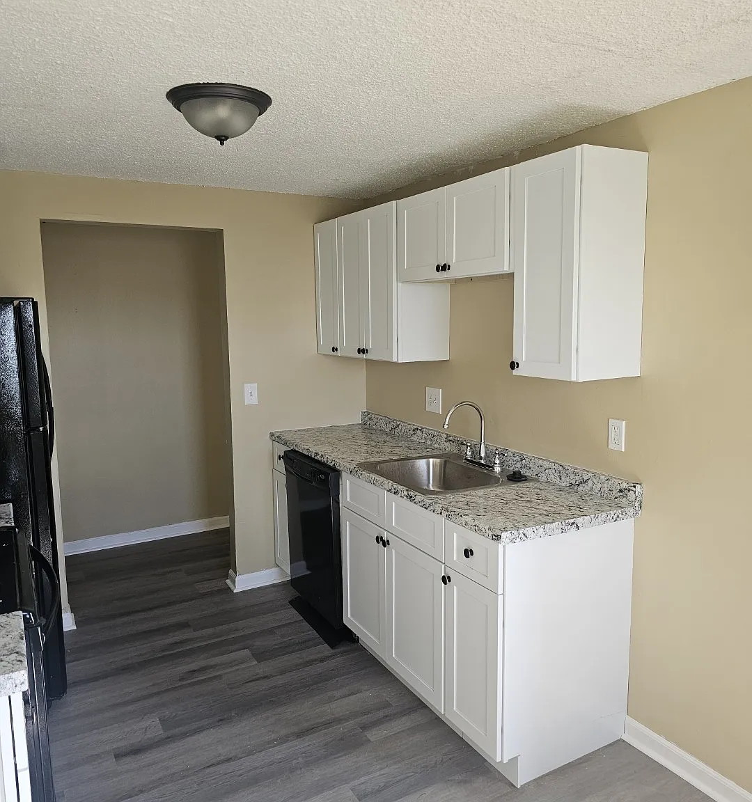 2 bed, 900 sqft, $900 — Photo 2