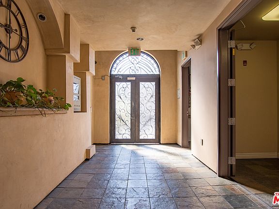 4th image of 5057 Maplewood Ave #Penthouse 1
