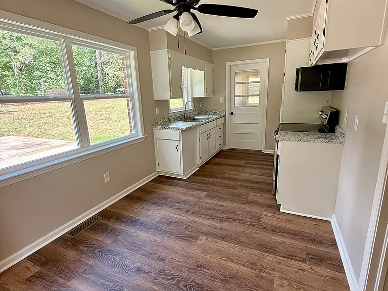 9116 Woodhaven Dr NW — Photo 5