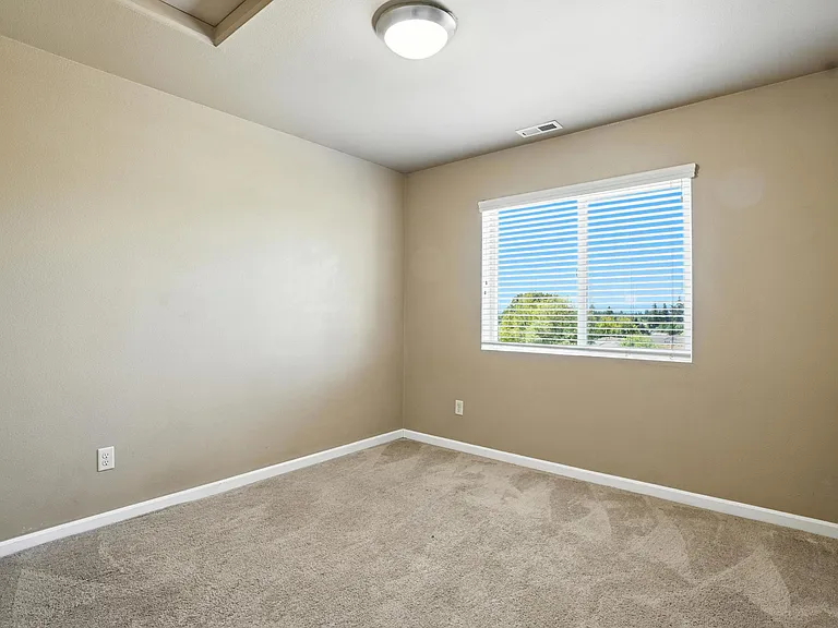 15710 NE 22nd Ave — Photo 27