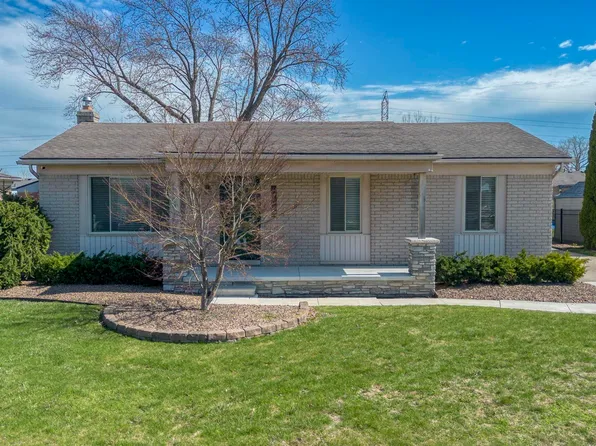 41316 Julie Dr, Clinton Township, MI 48038