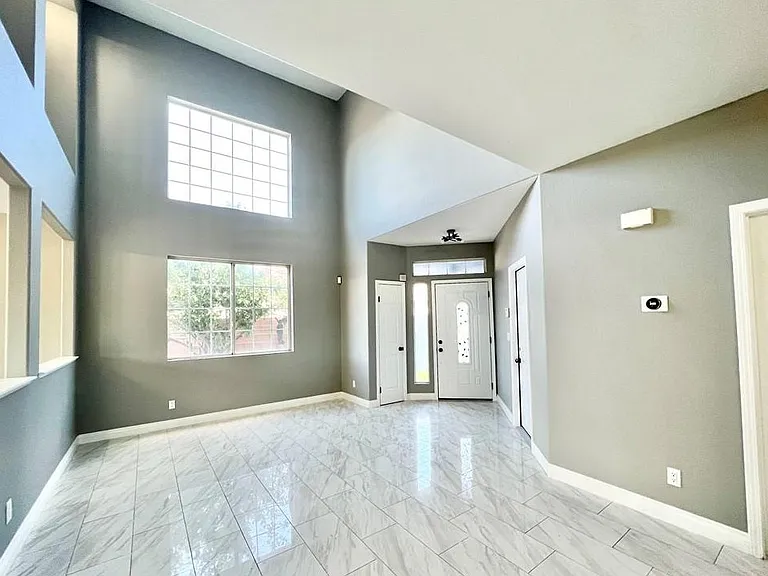 5541 Crestlock Dr — Photo 25