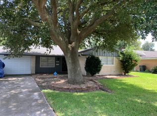 1701 Raintree St, Baytown, TX 77520