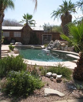 Pool/gardens