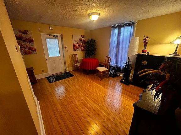 3rd image of 3011 Shire Cir