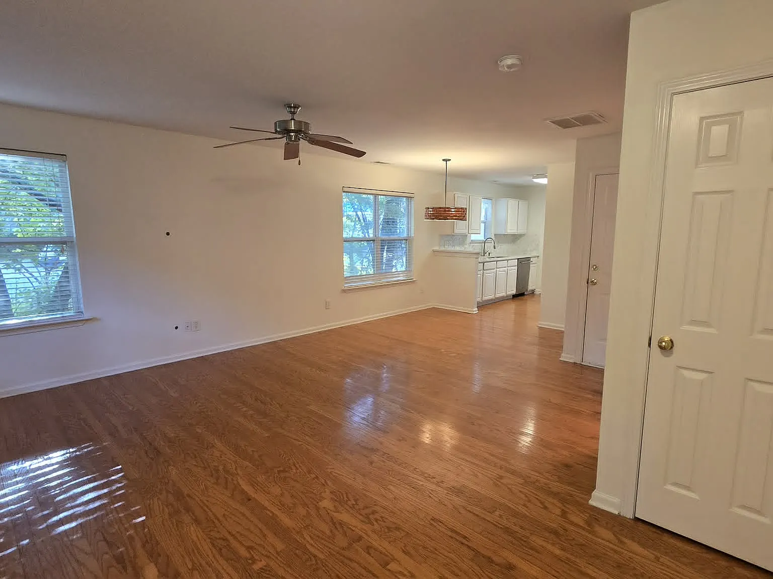 2 bed, 2.5 bath, 1285 sqft, $2,450 — Photo 4