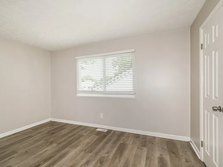 1531 Creekside Ln — Photo 16